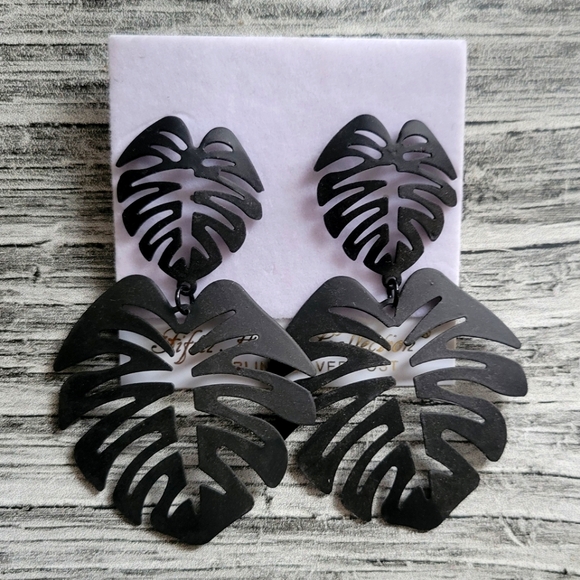 Fifth Avenue Jewelry - Monstera Earrings
